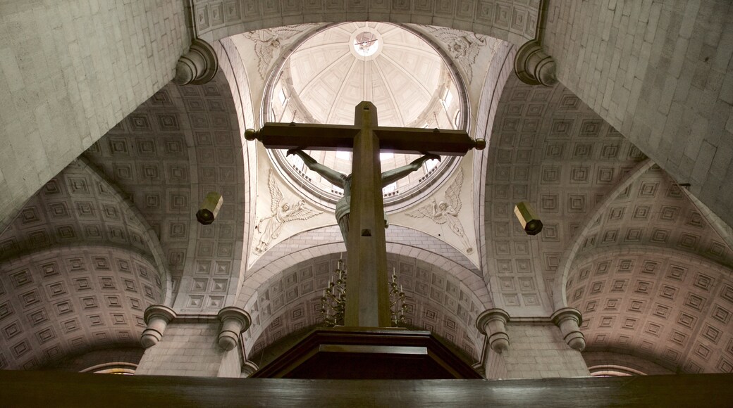 Toluca showing a statue or sculpture, a church or cathedral and interior views