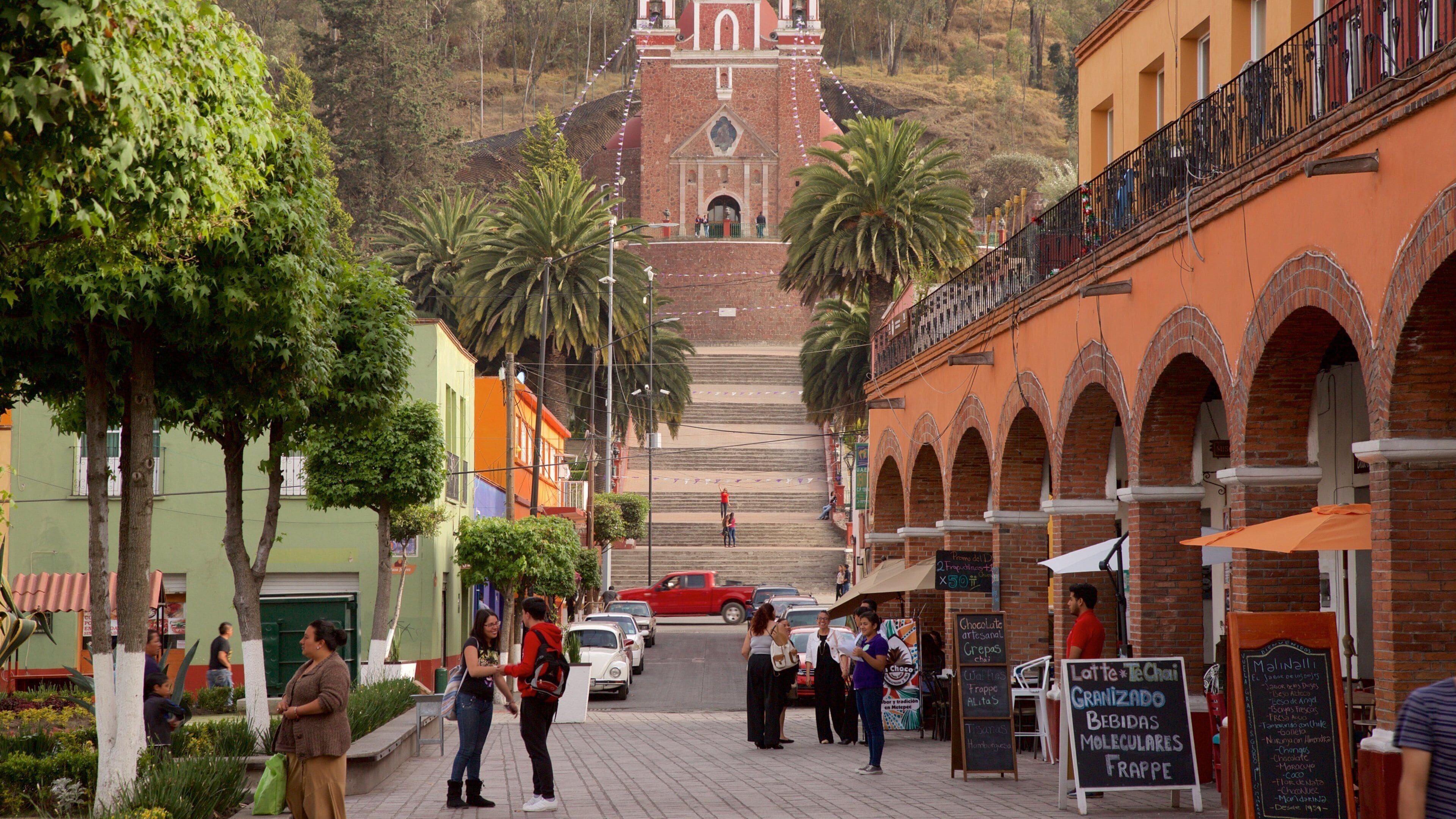 Metepec featuring a square or plaza