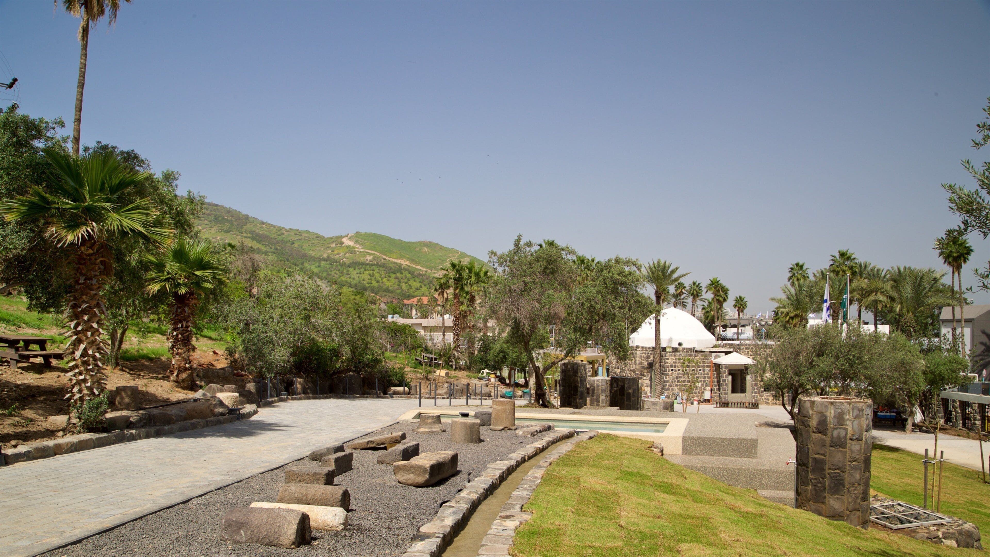 Hamat Tiberias National Park showing a park