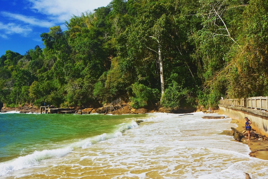 The usually calm bay was overrun by massive waves last
Friday but it still painted a beautiful picture.