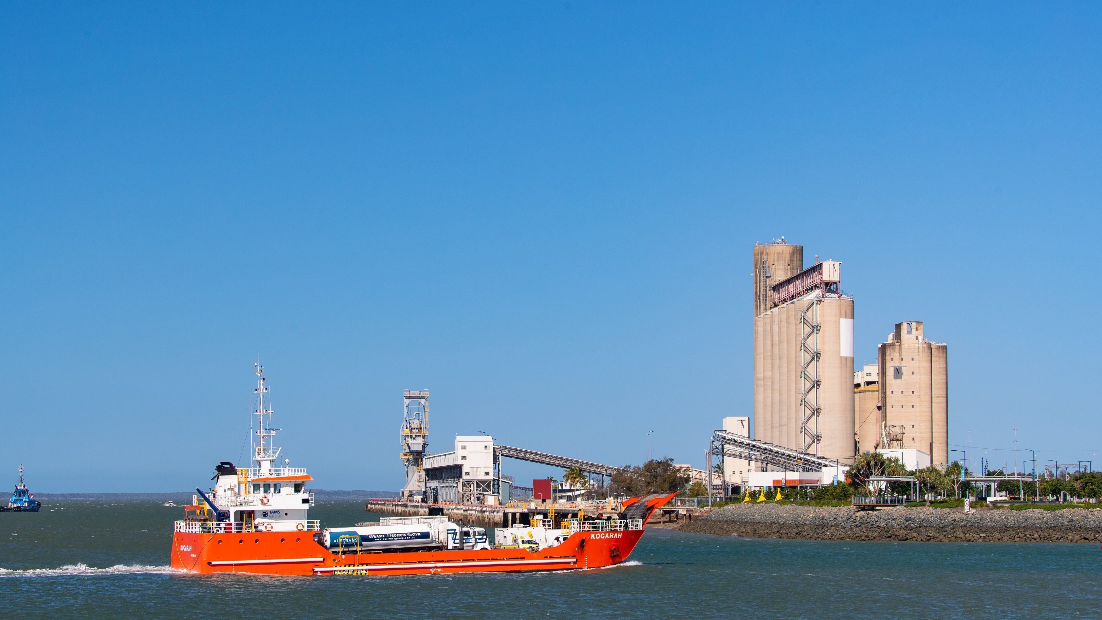Spinnaker Park showing boating and a bay or harbor