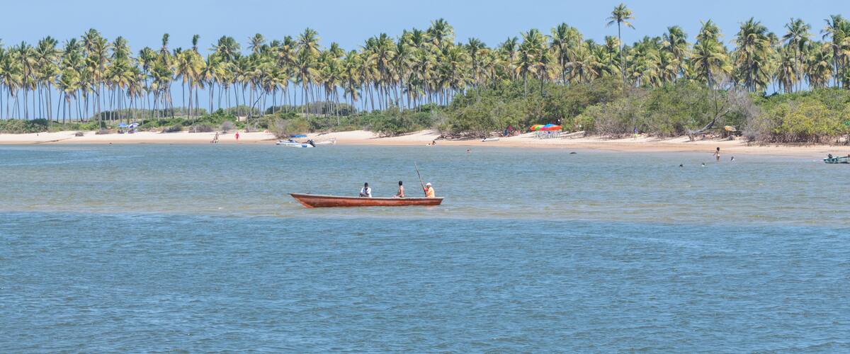 Salvador_BarradoJacuipeBeach_553248621557915373_01