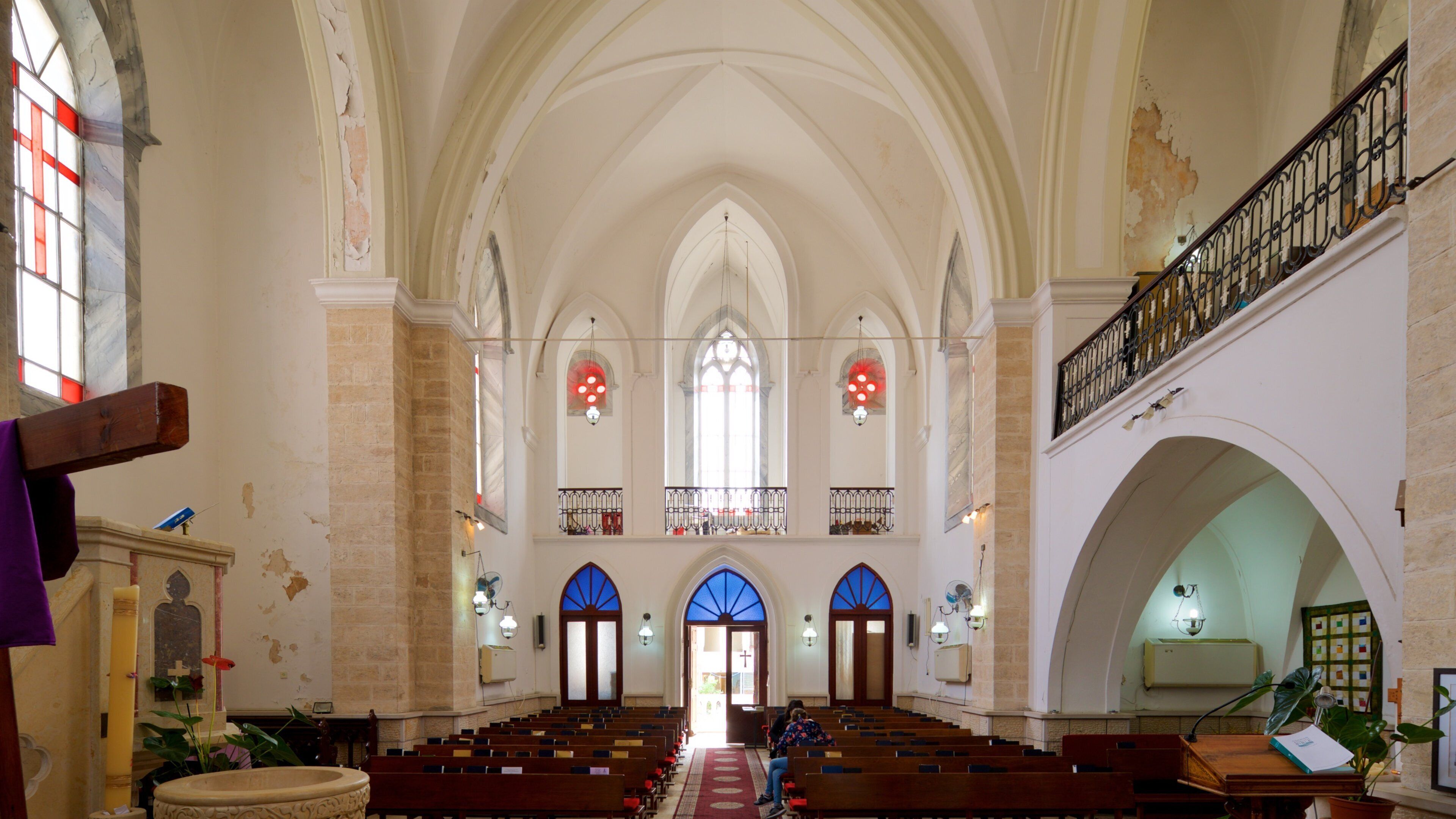 Christ Church showing heritage elements, a church or cathedral and interior views
