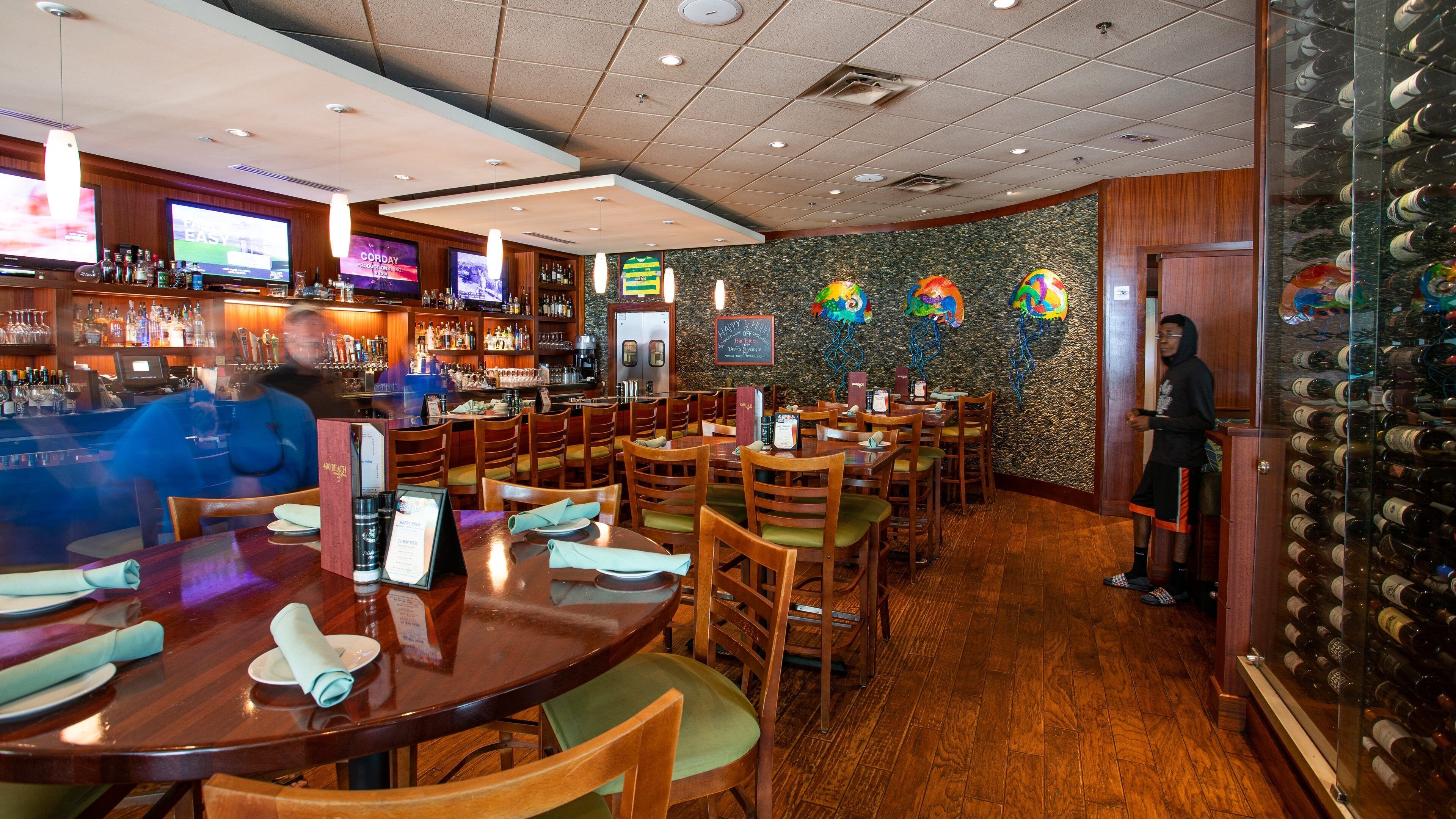 400 Beach featuring interior views and a bar