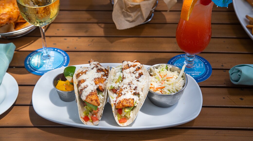 400 Beach which includes food