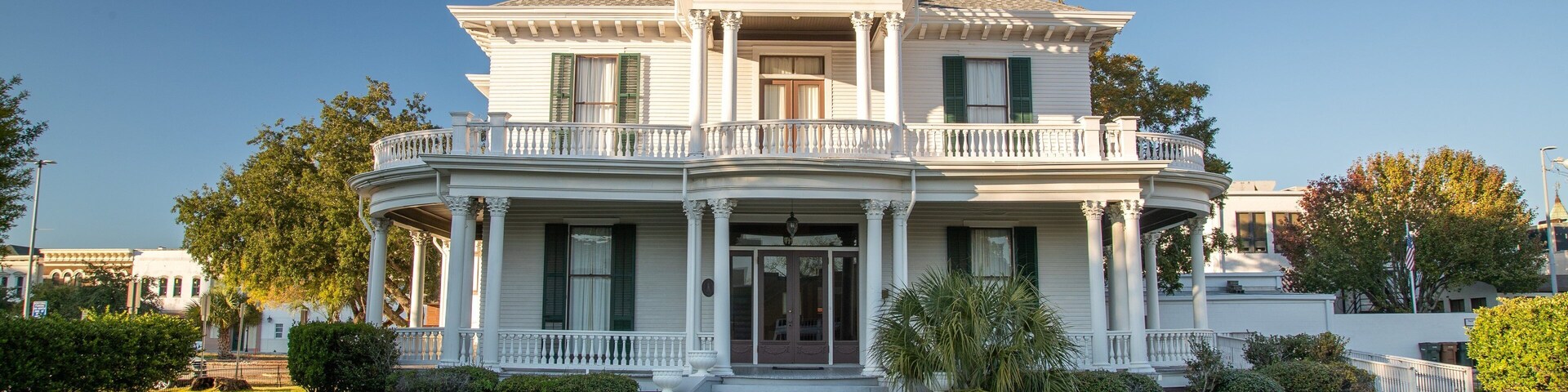 Redding House showing a house