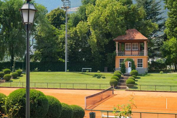 Tennis Club