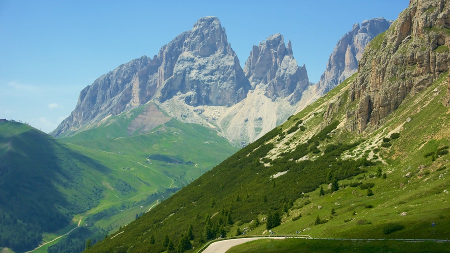 Trentino showing mountains