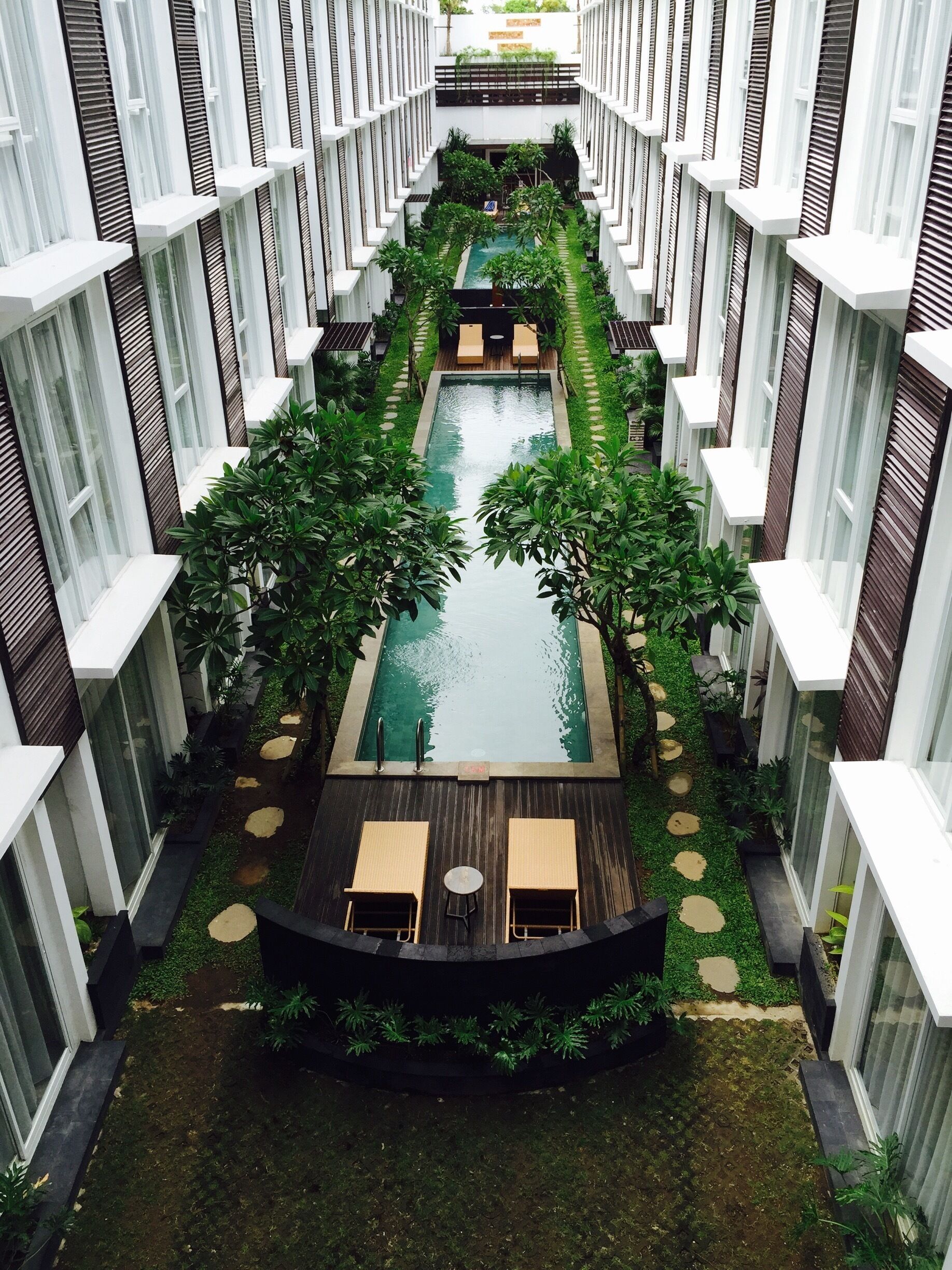 Situated at the heart of Seminyak area, the trendy area of Bali, with a very economical rate. Around USD55 including breakfast. Perfect for a chill day and also for out and about the whole day. 