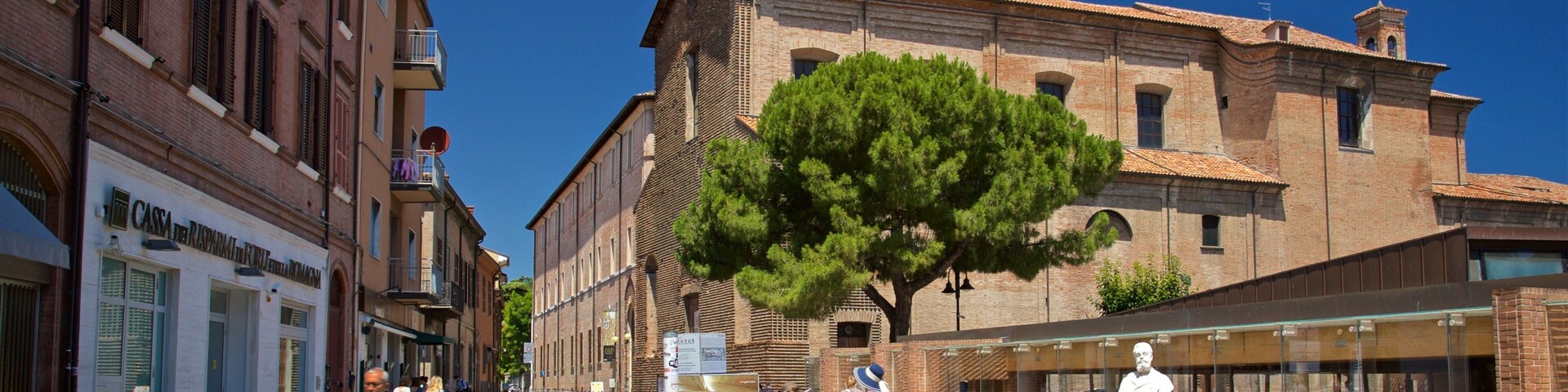 The Surgeon\'s House which includes street scenes as well as a family