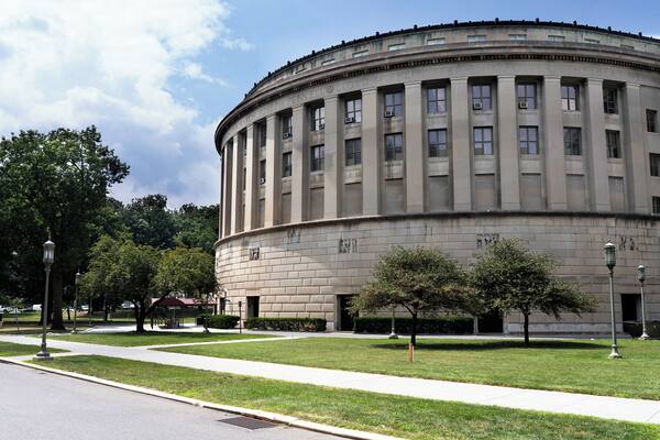 Harrisburg_ForumAuditorium_553248621558095768_005