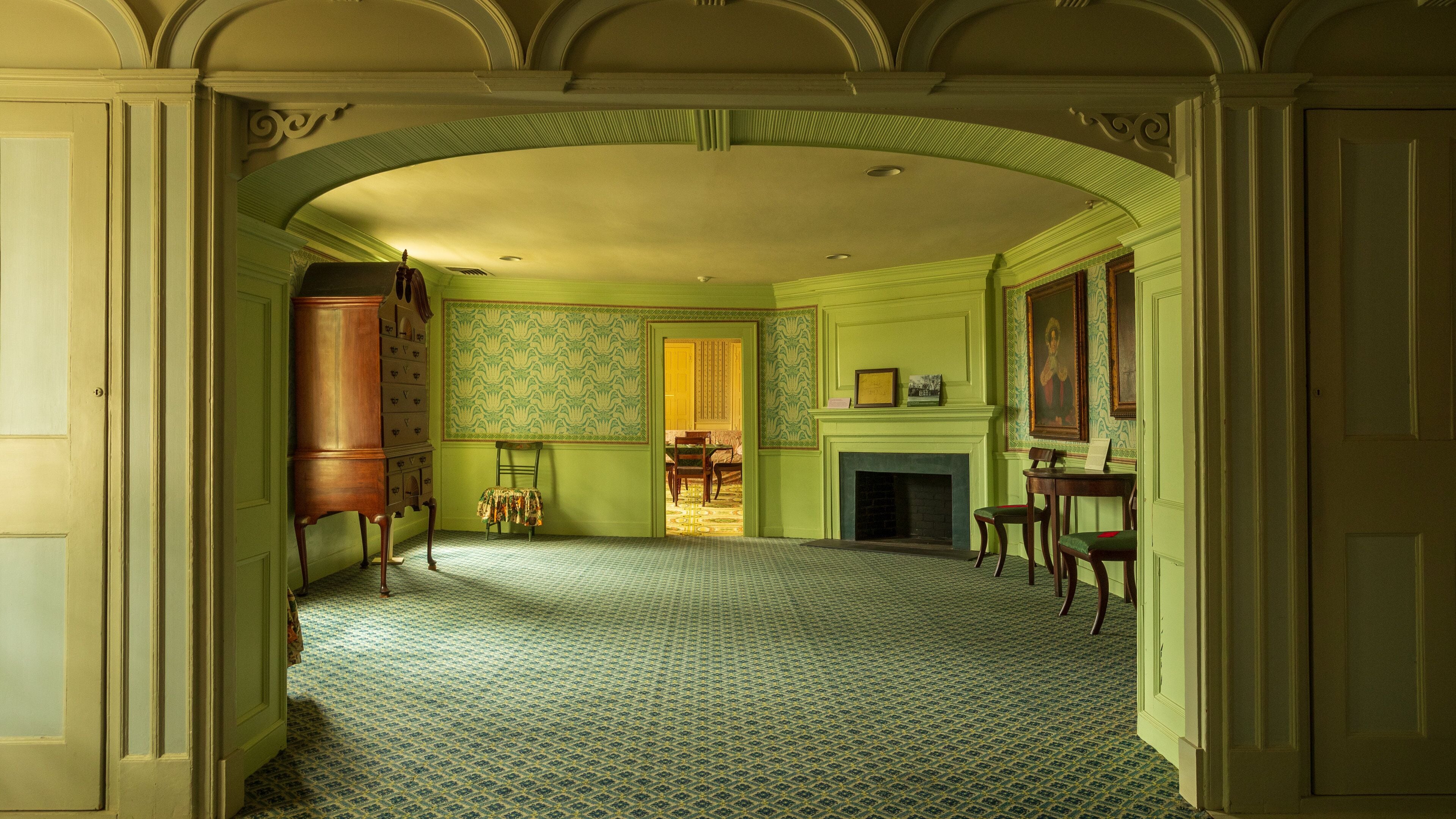 Salisbury Mansion showing heritage elements, a house and interior views