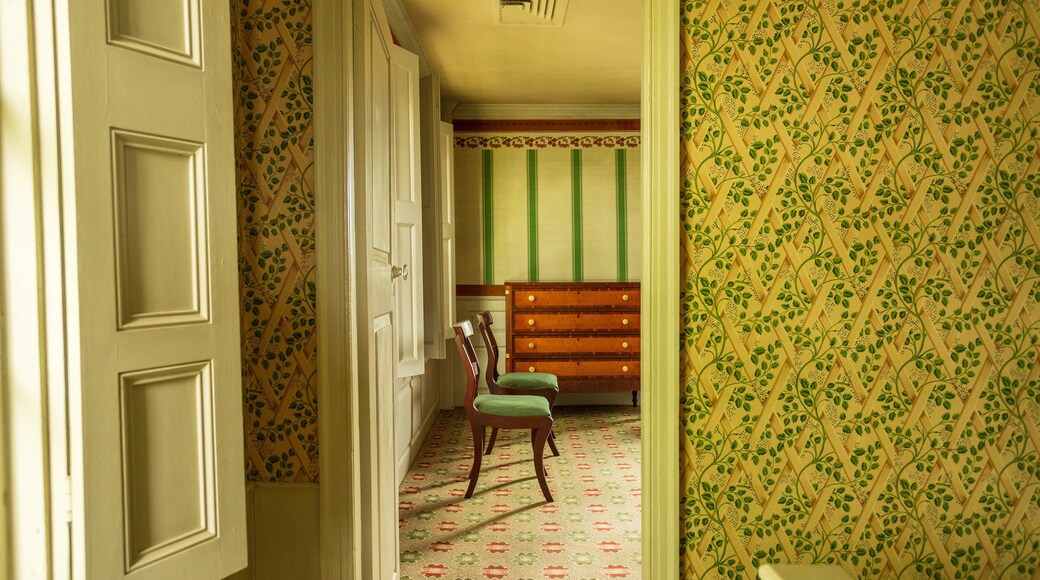 Salisbury Mansion showing interior views, a house and heritage elements