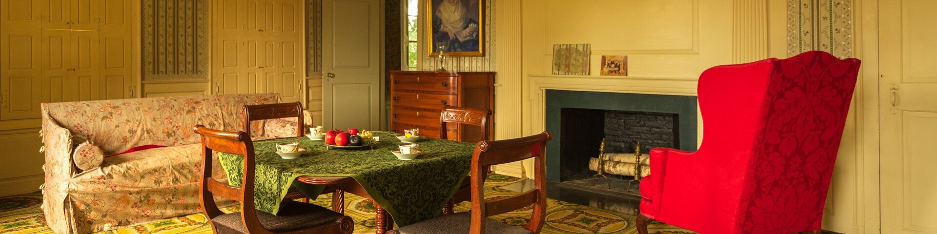 Salisbury Mansion which includes heritage elements, interior views and a house