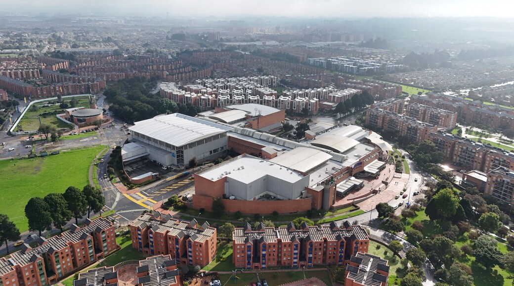 尤尼申特羅購物中心