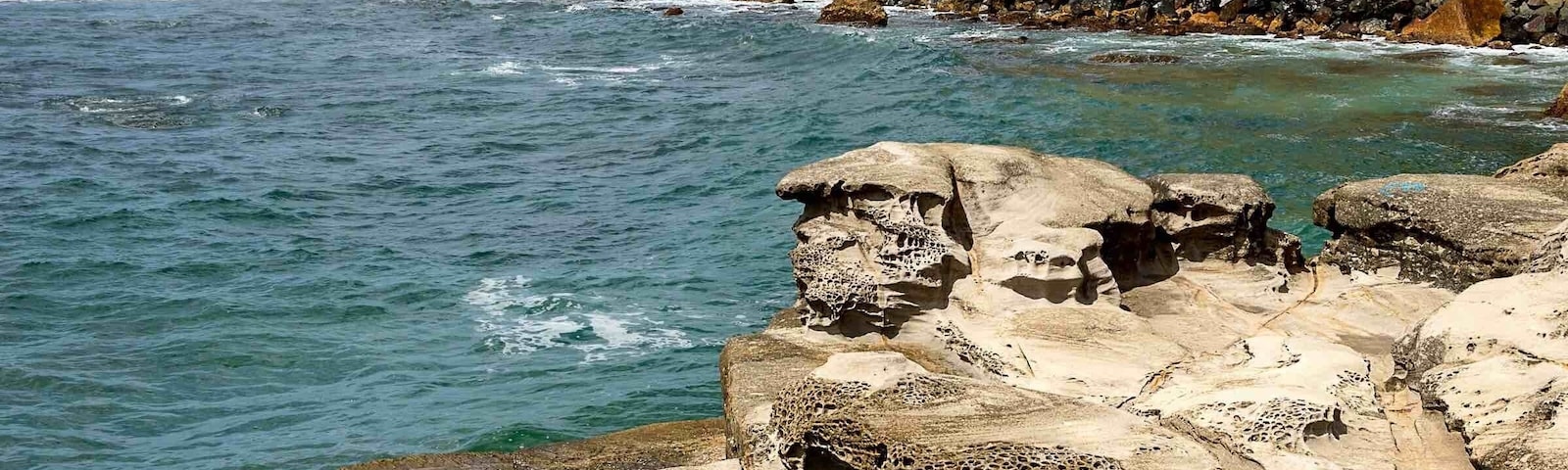 This Sea Bridge weals around the cliffs north of Wollongong. Head down to the beach at the car park which is beyond the bridge heading north and walk along to get a shot from below. Be careful of the waves though. #OnTheRoad