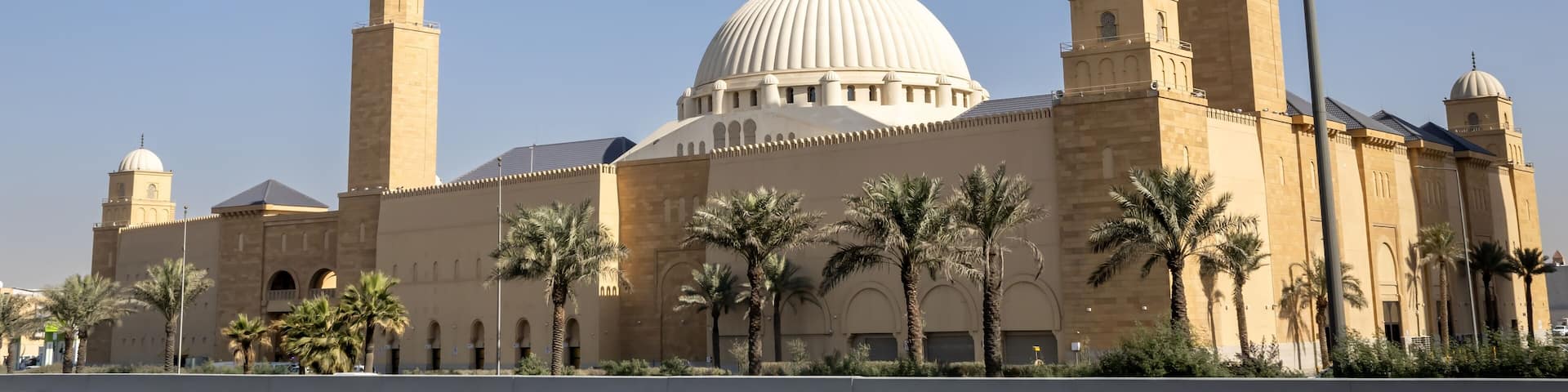 Al Rajhi Grand Mosque on Eastern Ring Road in RIyadh
