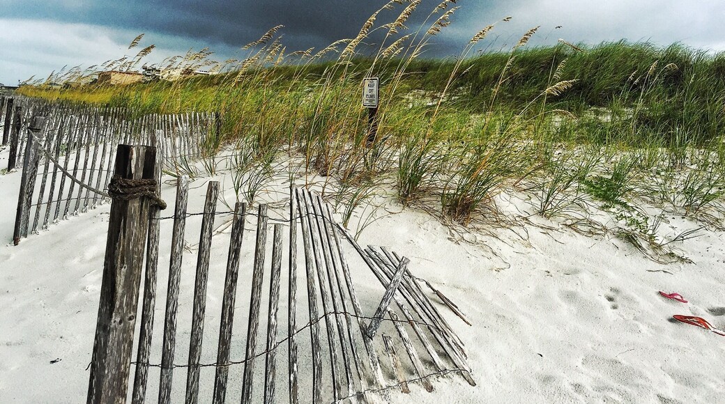 Beautiful beach to hang out on... enjoy!