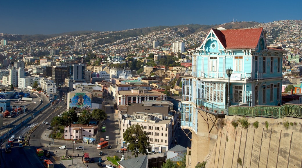 Valparaiso which includes a city
