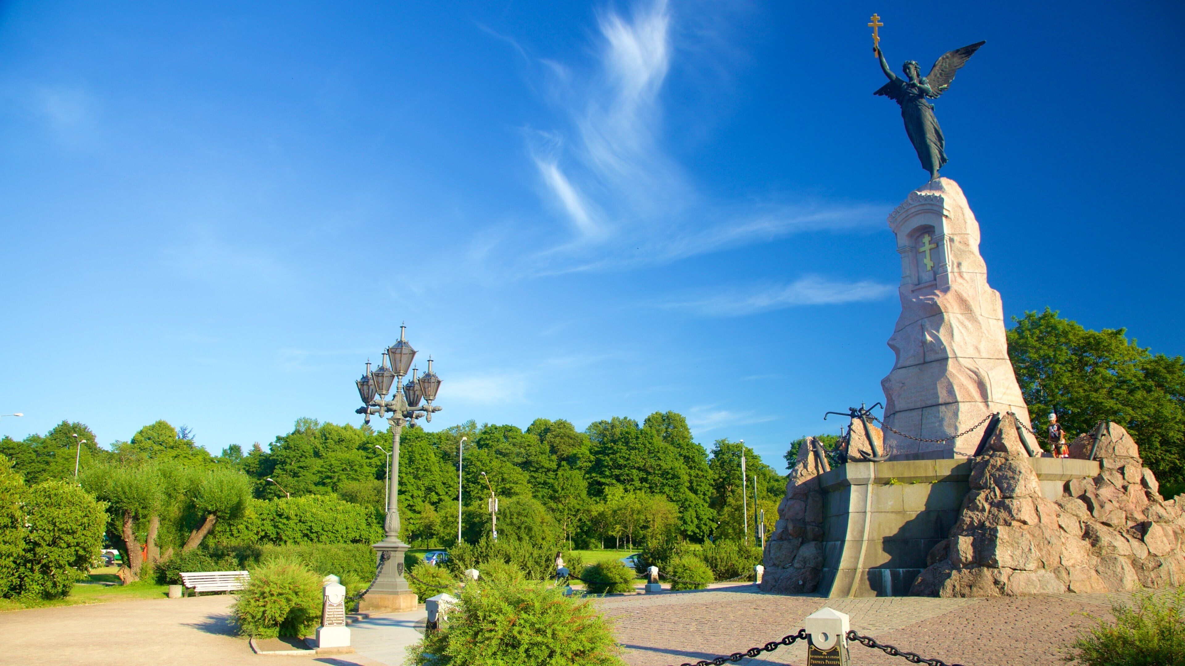 Tallinn showing a garden and a statue or sculpture