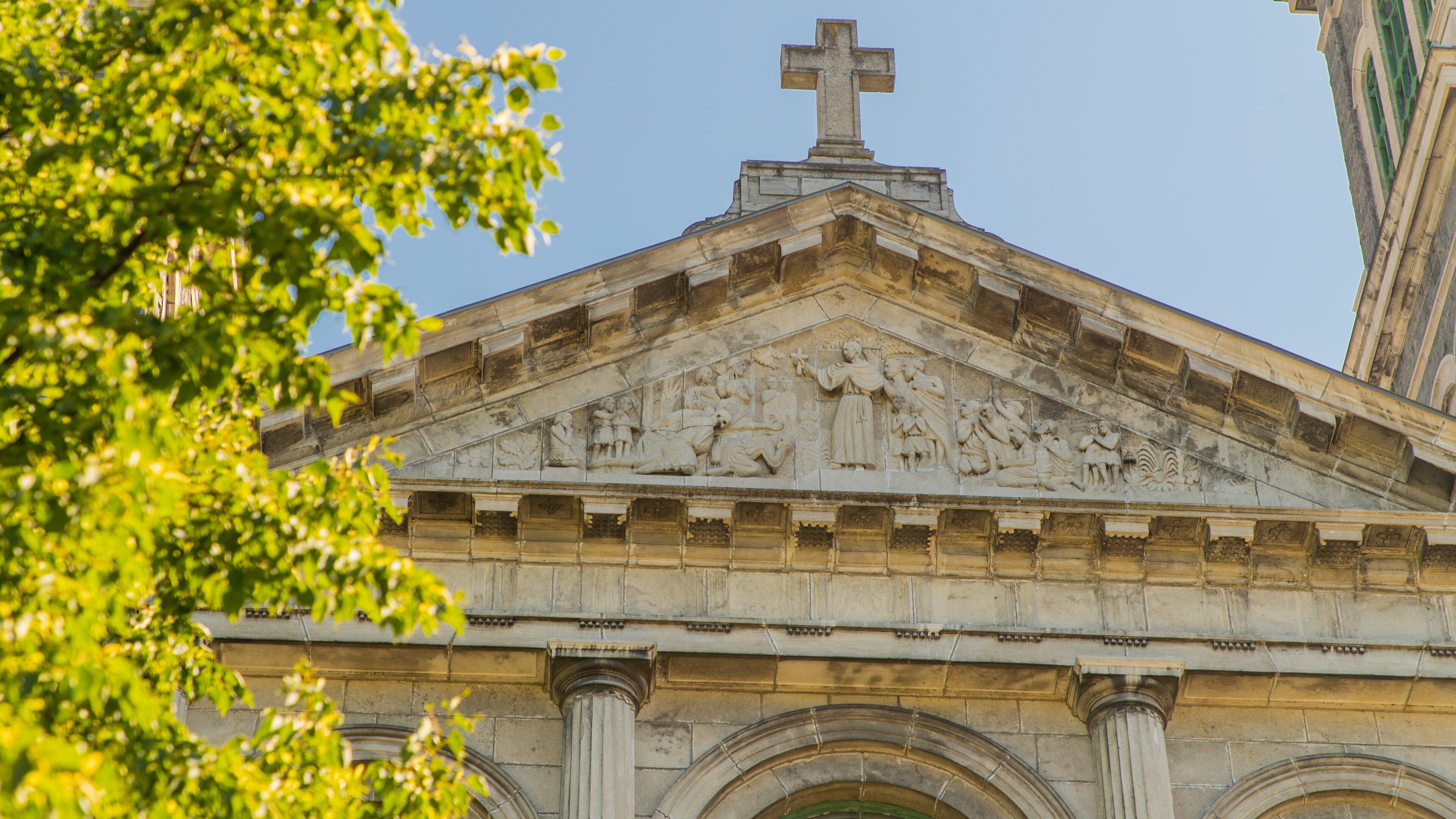 Cathedrale Saint-Francois-Xavier featuring religious aspects, a church or cathedral and heritage elements