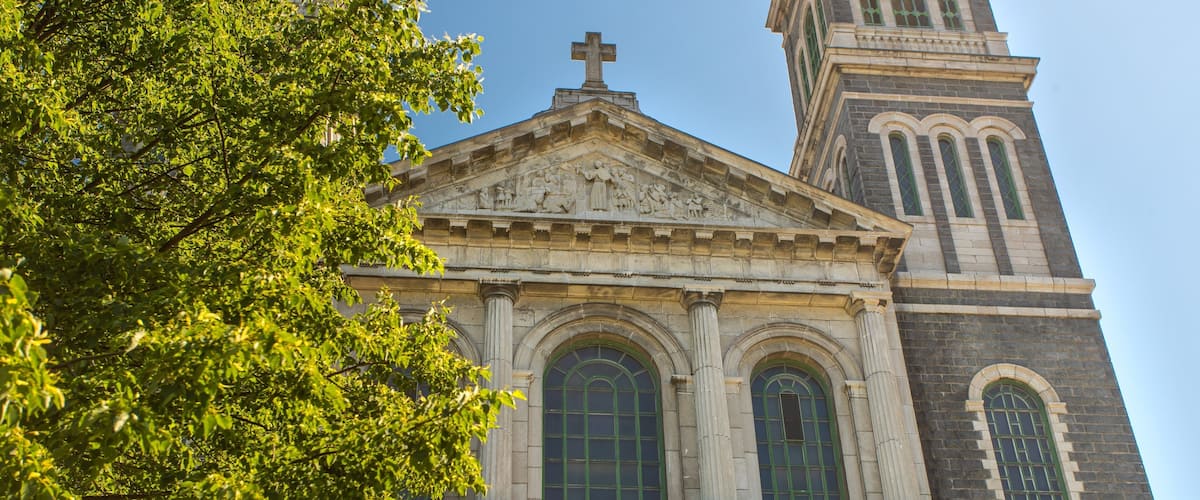 Cathedrale Saint-Francois-Xavier which includes heritage architecture and a church or cathedral