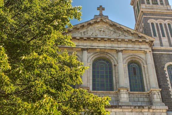 Cathedrale Saint-Francois-Xavier which includes heritage architecture and a church or cathedral