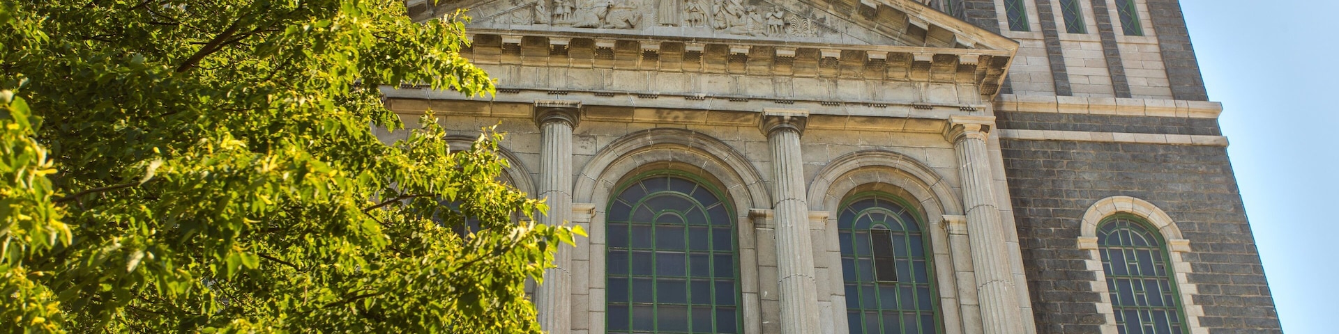 Cathedrale Saint-Francois-Xavier which includes heritage architecture and a church or cathedral