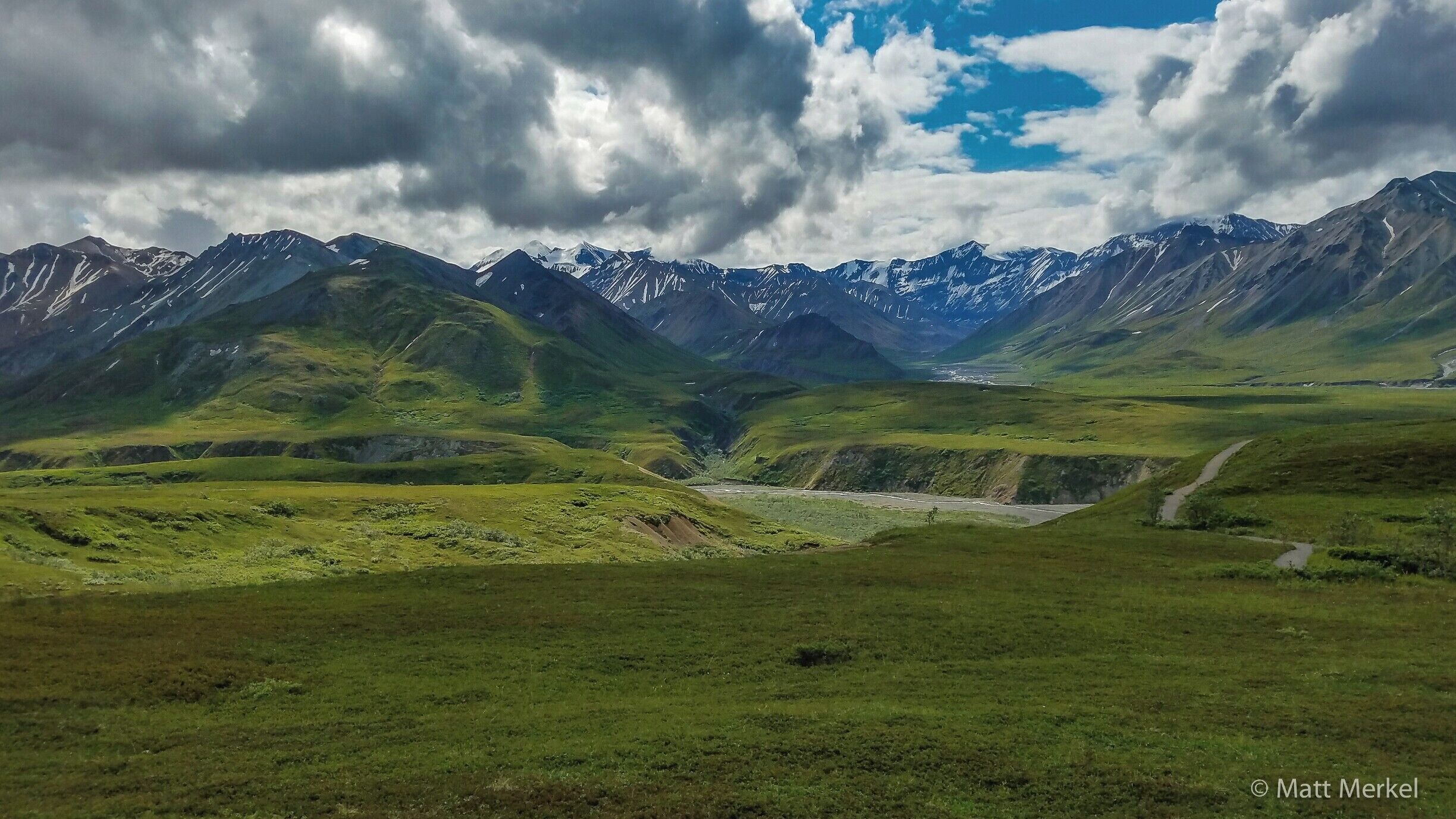 Trails you can hike from here include the Tundra Loop trail and the Eielson Alpine trail.
#TakeAHike