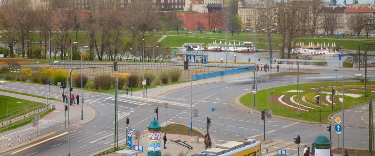 Krakow showing a city