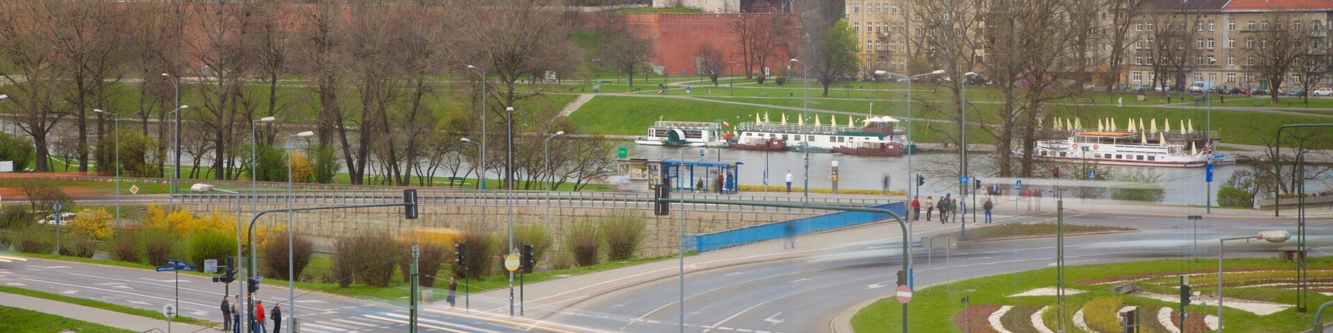 Krakow showing a city