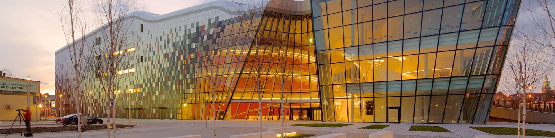 Cracovia que incluye arquitectura moderna