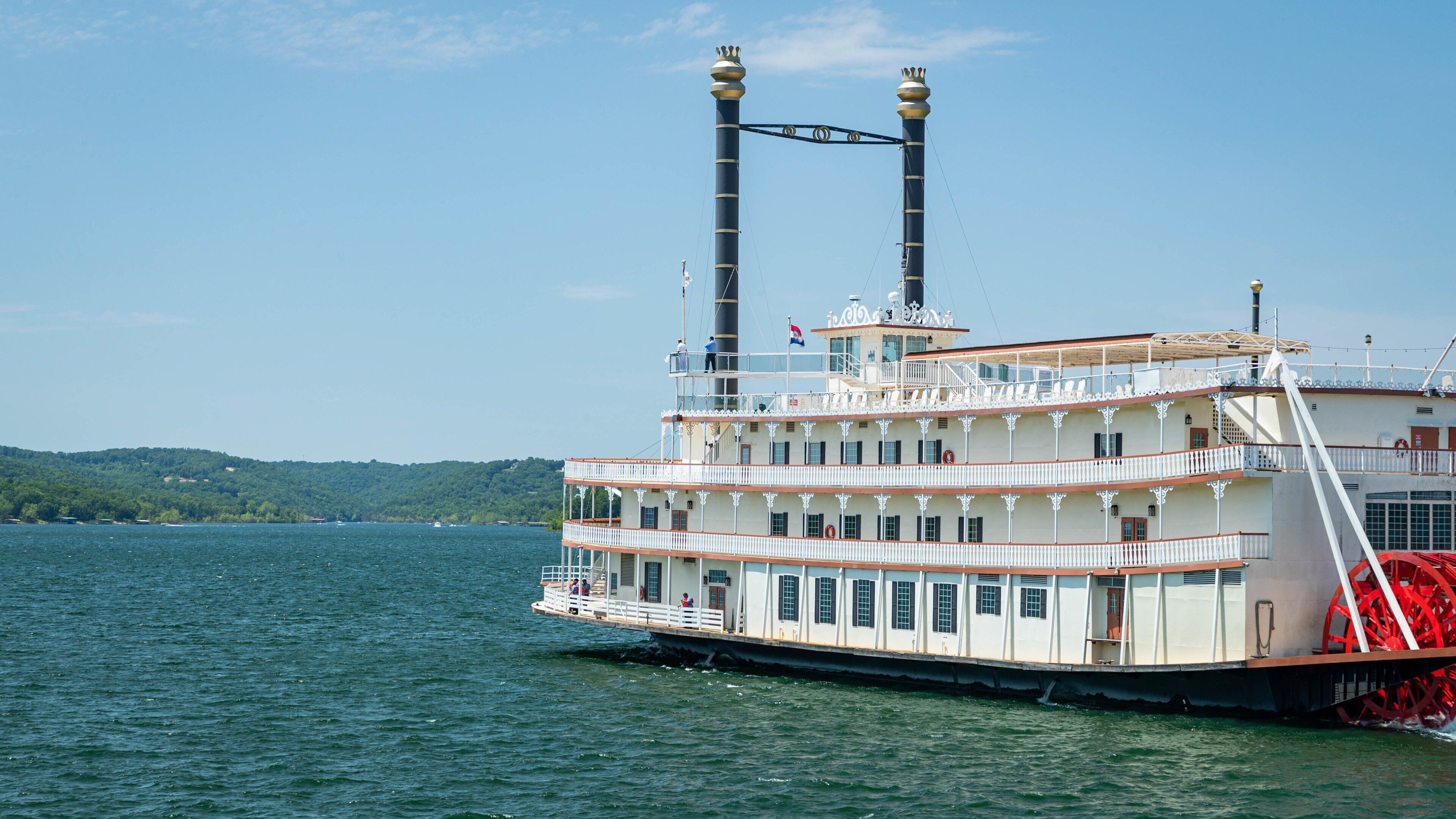 Showboat Branson Belle