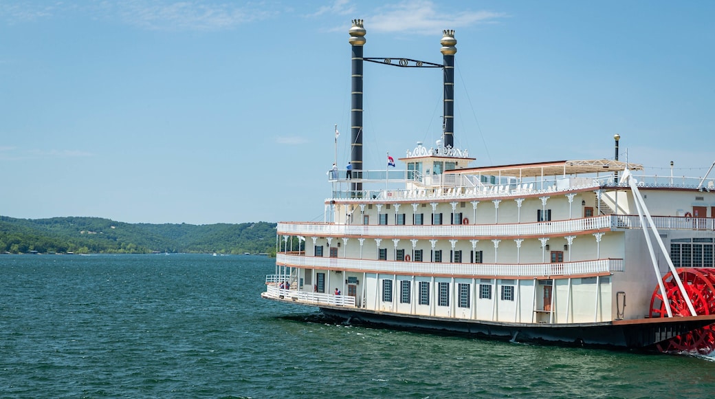 Showboat Branson Belle