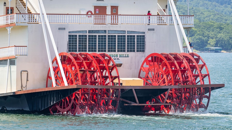 Showboat Branson Belle