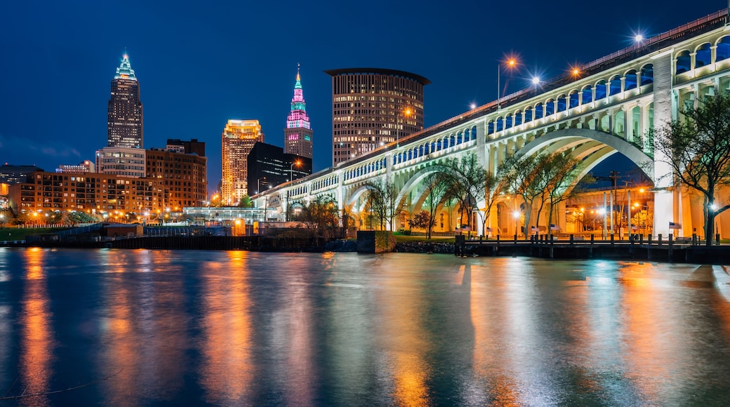 The Cleveland skyline and Detroit-Superior Bridge at night, in Cleveland, Ohio