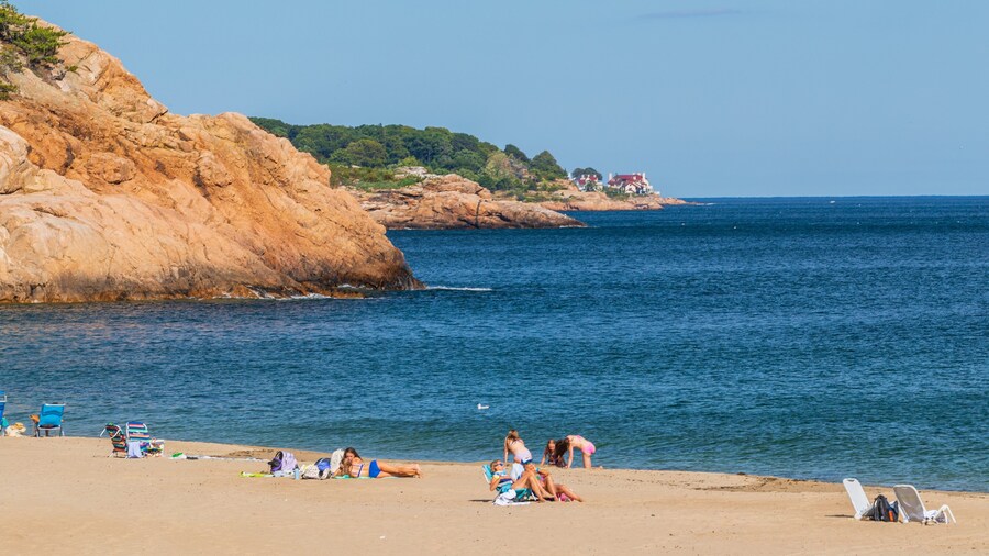 Singing Beach showing general coastal views, a beach and rugged coastline