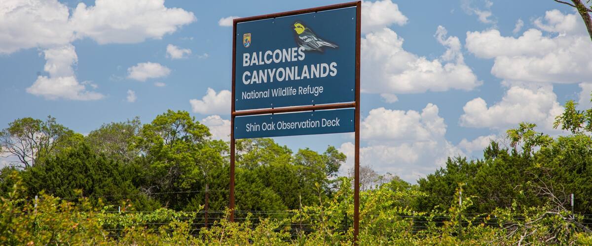 Balcones Canyonlands National Wildlife Refuge which includes signage