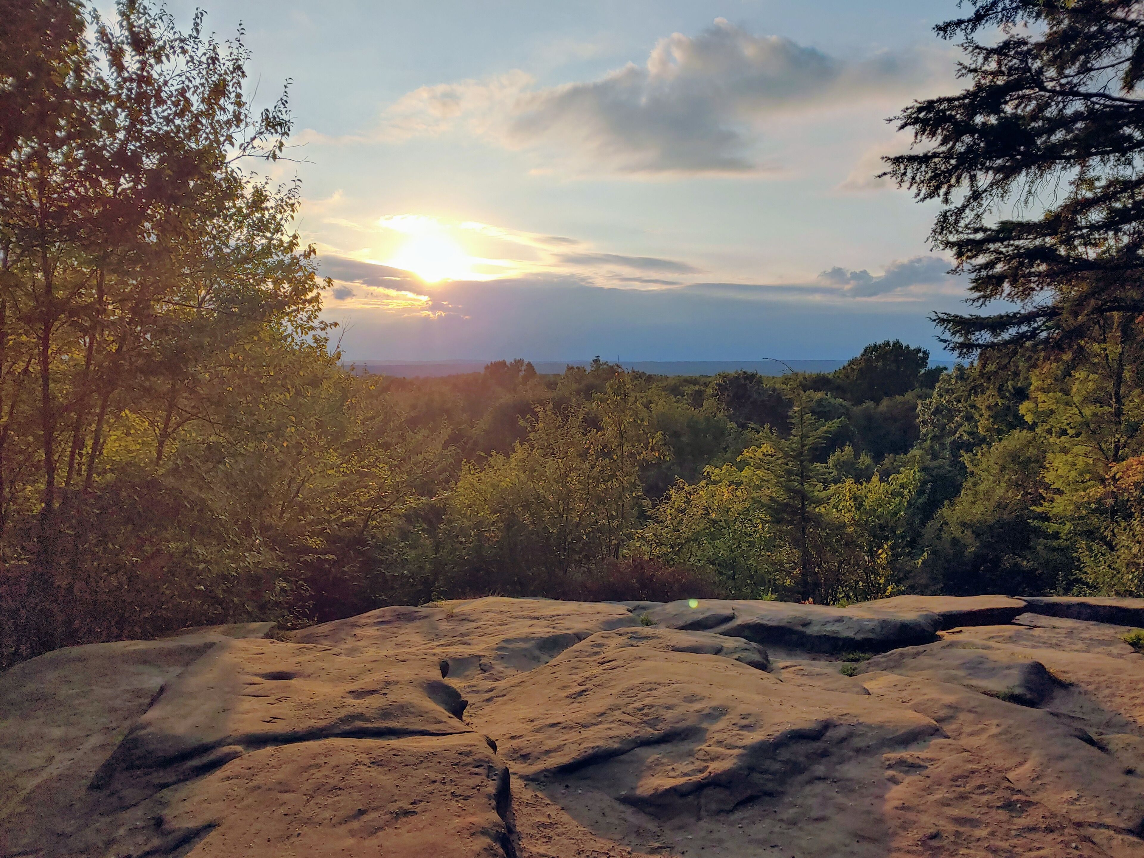 An easy stroll from the parking lot to this ledge-top sunset view makes for some low effort/high payoff #Adventure