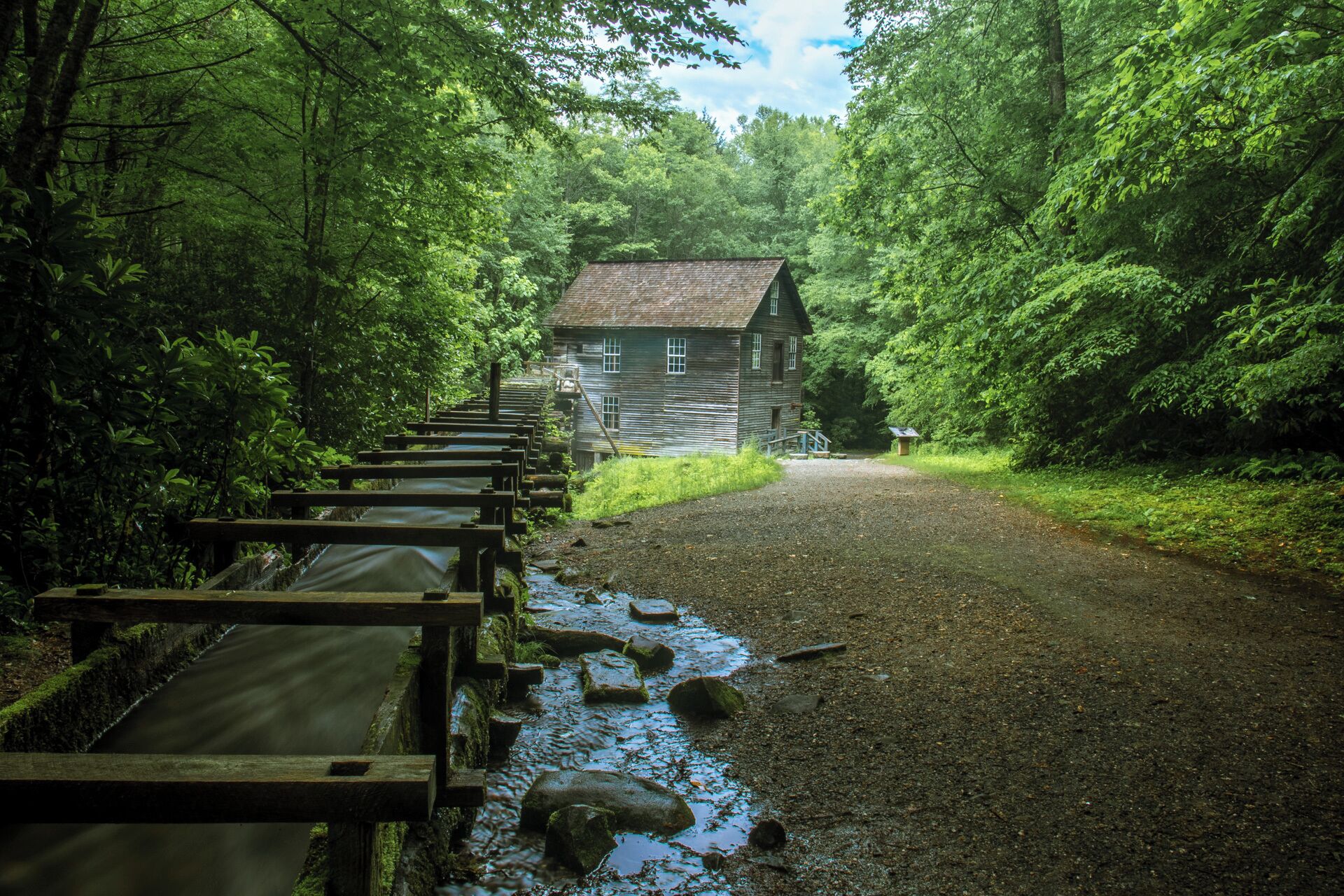 Built in the late 1800's and this beauty is still a working grist mill.  For a video guide of this popular destination inside the Great Smoky Mountains National Park, please visit:  https://www.hdcarolina.com/episode/mingus-mill
