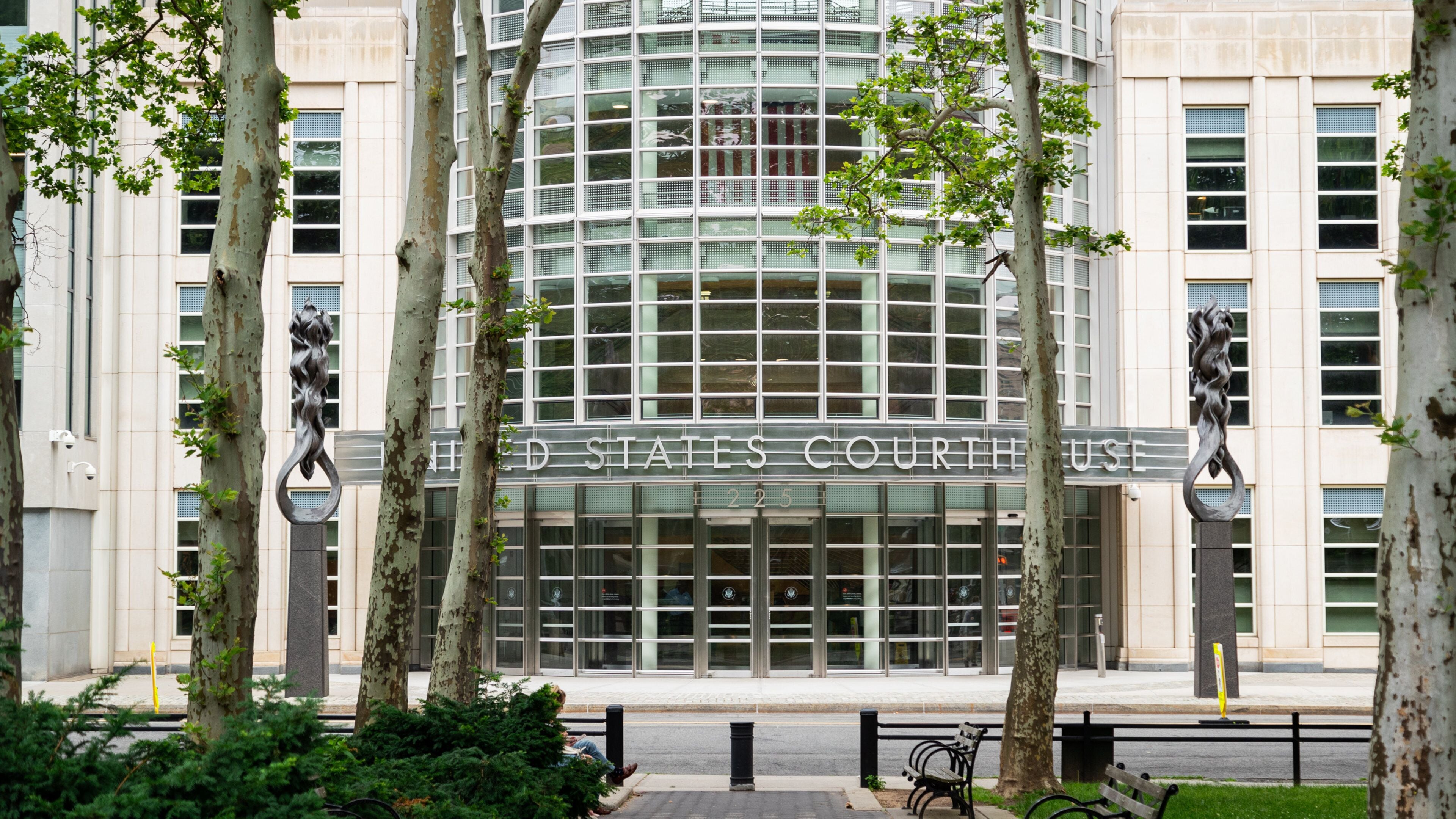 Cadman Plaza Park showing signage