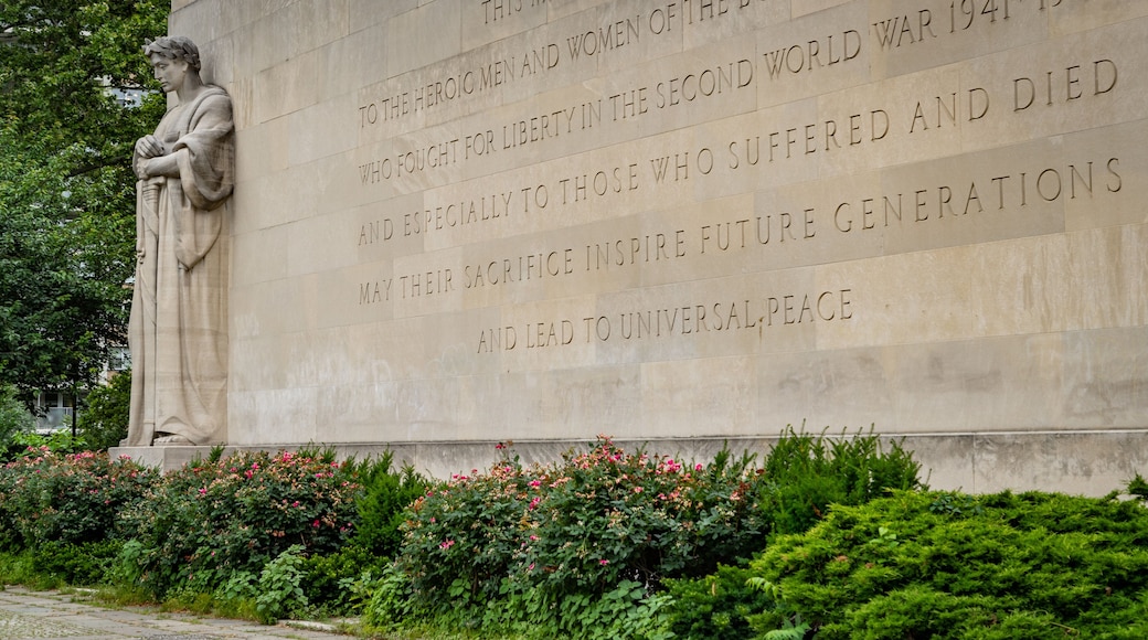 Cadman Plaza Park showing flowers and a garden