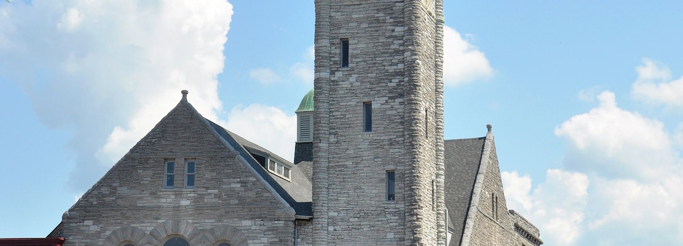First Baptist Church in Public Square in downtown Watertown, Upstate New York, USA.