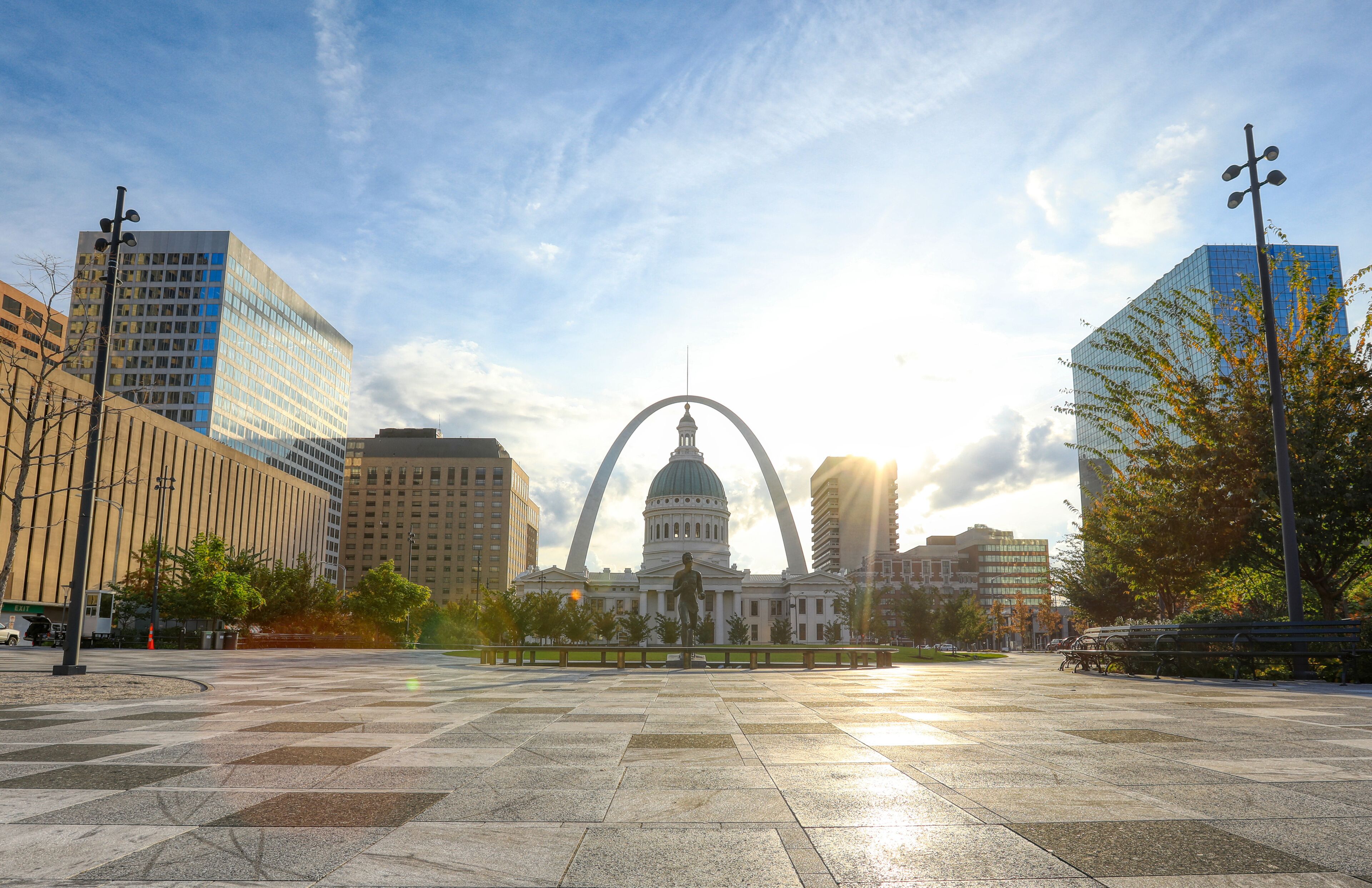October 30, 2018 - St. Louis, Missouri - Kiener Plaza and the Gateway Arch in St. Louis, Missouri.