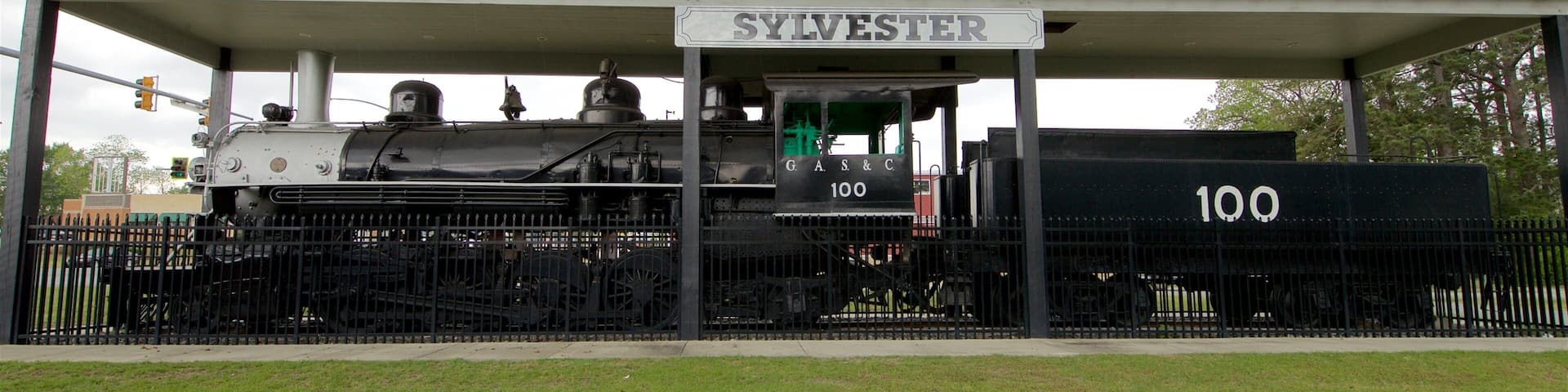 Ole Engine 100 som inkluderar historiska element och jÀrnvÀgsobjekt