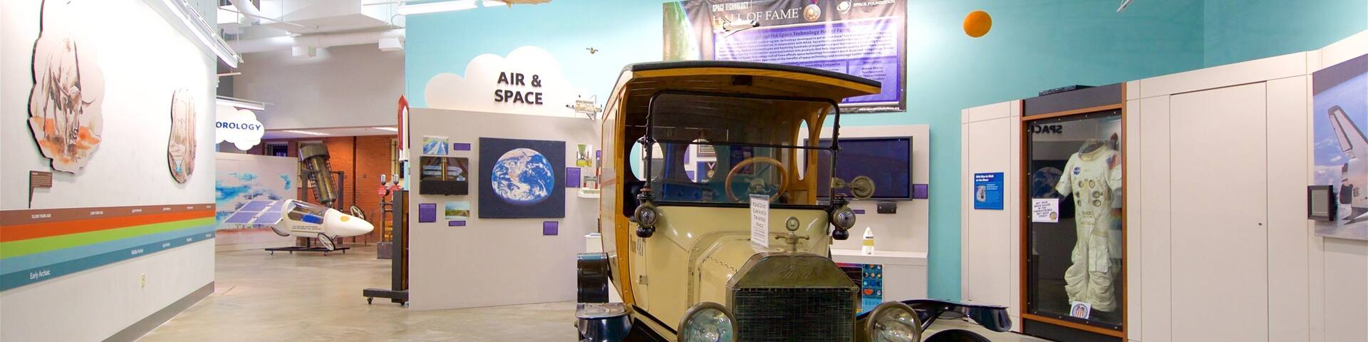 Thronateeska Heritage Center mit einem Geschichtliches und Innenansichten