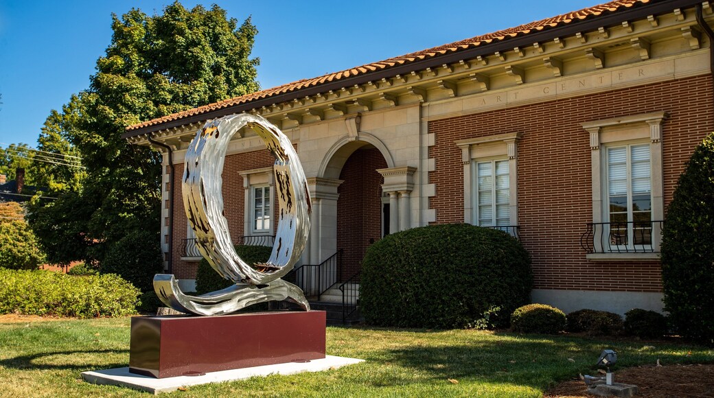 Quinlan Visual Arts Center