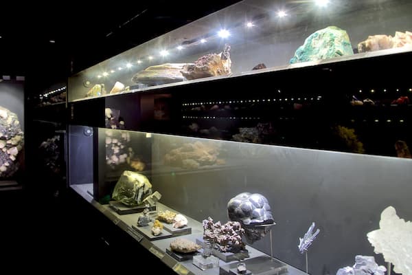 Harry Oppenheimer Diamond Museum showing interior views