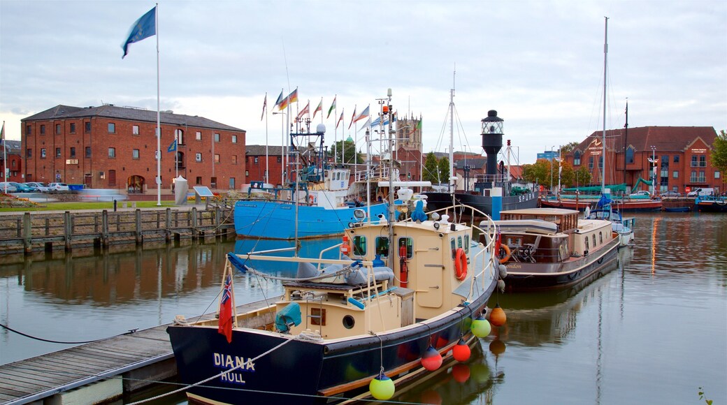 Puerto deportivo de Hull mostrando una bahía o un puerto