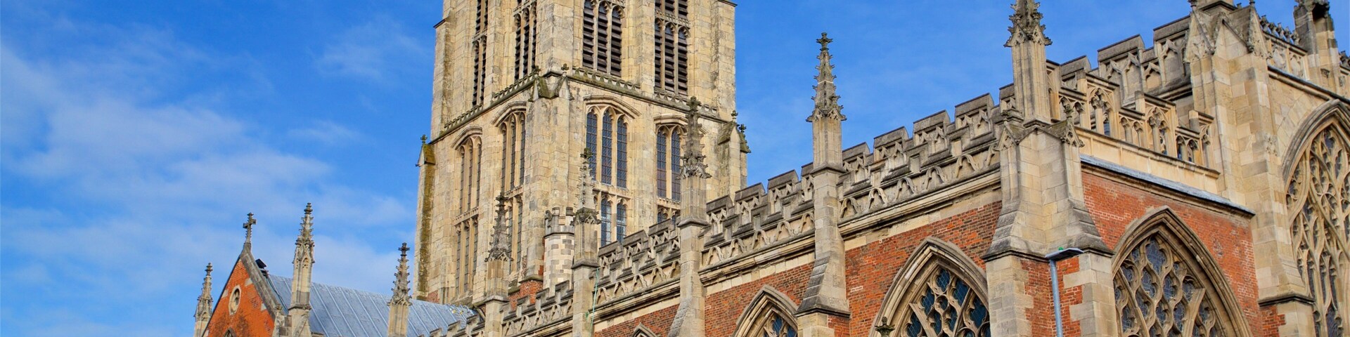 Holy Trinity Church featuring heritage architecture